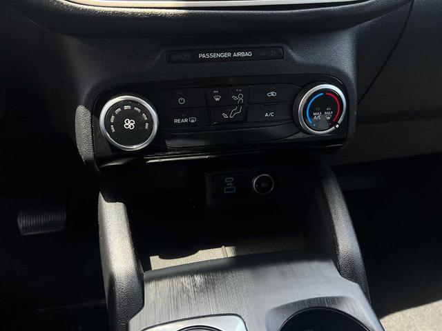 Photo of 2021 Oxford White Ford Escape