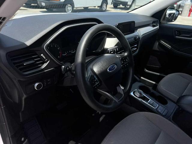 Photo of 2021 Oxford White Ford Escape