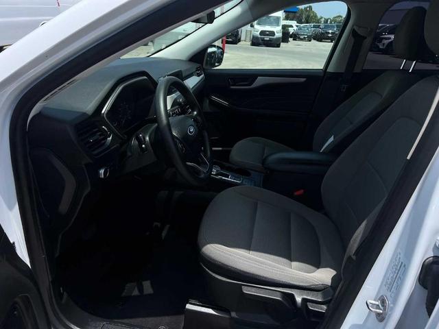 Photo of 2021 Oxford White Ford Escape