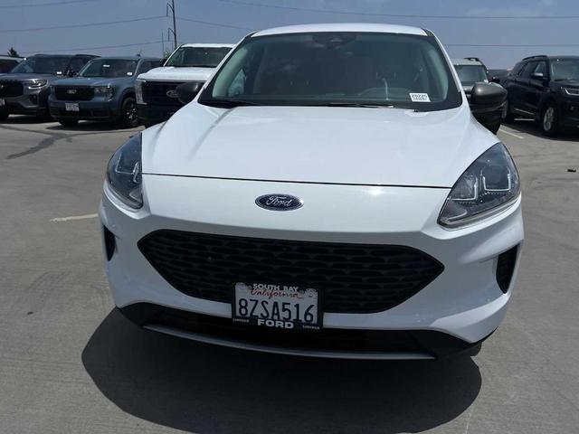 Photo of 2021 Oxford White Ford Escape