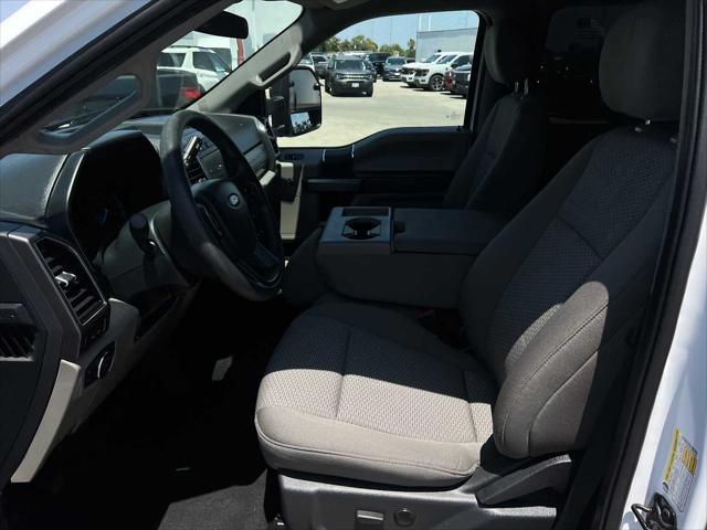 Photo of 2022 Oxford White Ford F-250