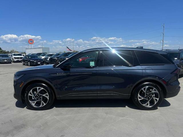 Photo of 2024 Blue Lincoln Nautilus