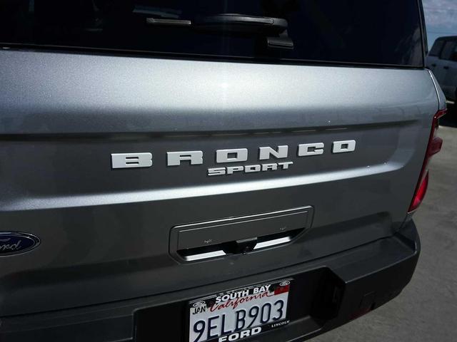 Photo of 2022 Iconic Silver Metallic Ford Bronco Sport