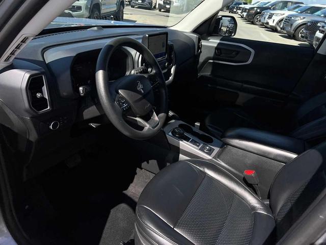 Photo of 2022 Iconic Silver Metallic Ford Bronco Sport