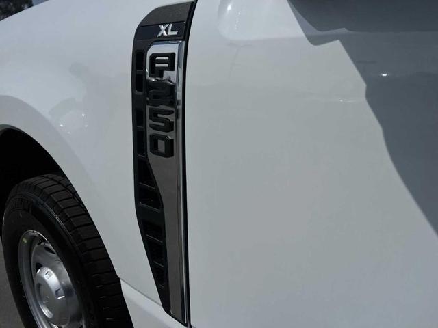 Photo of 2026 Oxford White Ford F-250