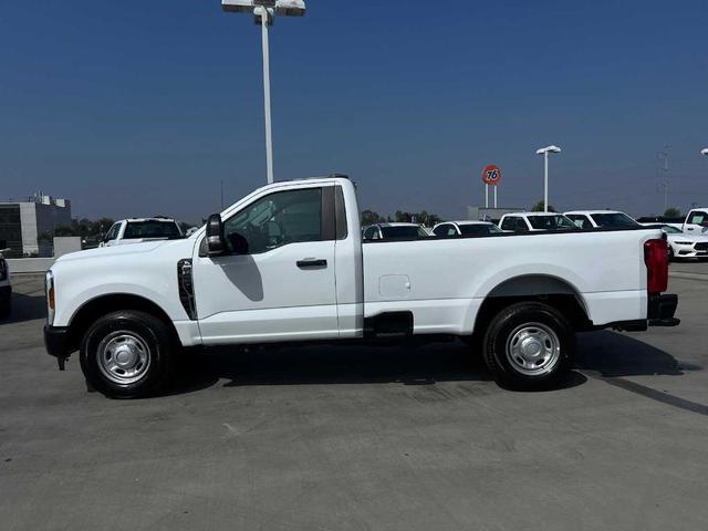 Photo of 2026 Oxford White Ford F-250