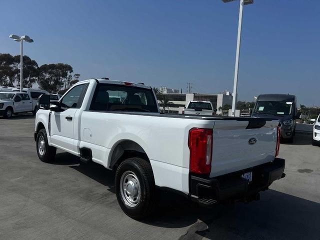 Photo of 2026 Oxford White Ford F-250
