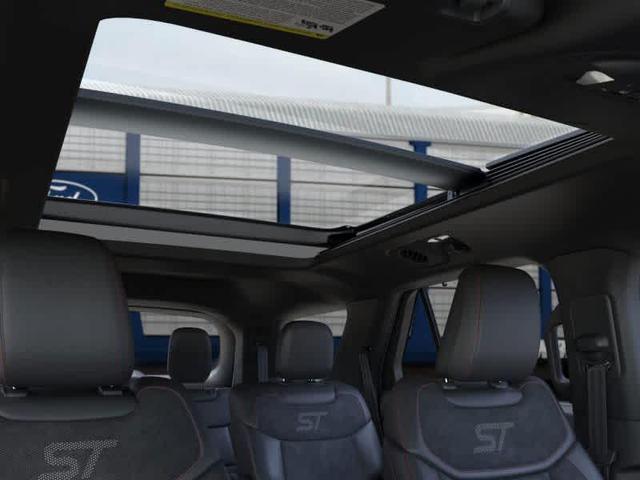 Photo of 2025 Star White Ford Explorer