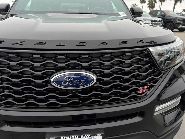 Photo of 2023 Agate Black Metallic Ford Explorer