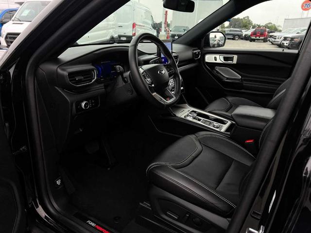 Photo of 2023 Agate Black Metallic Ford Explorer