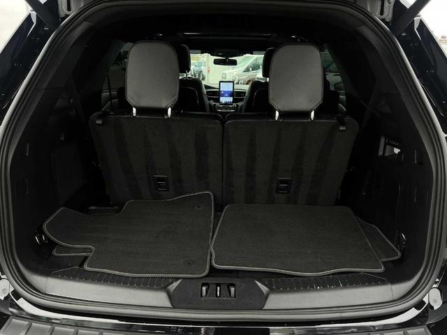Photo of 2023 Agate Black Metallic Ford Explorer