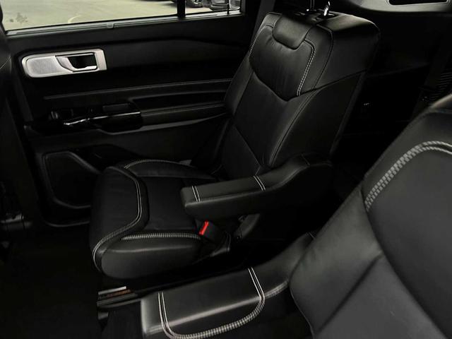 Photo of 2023 Agate Black Metallic Ford Explorer