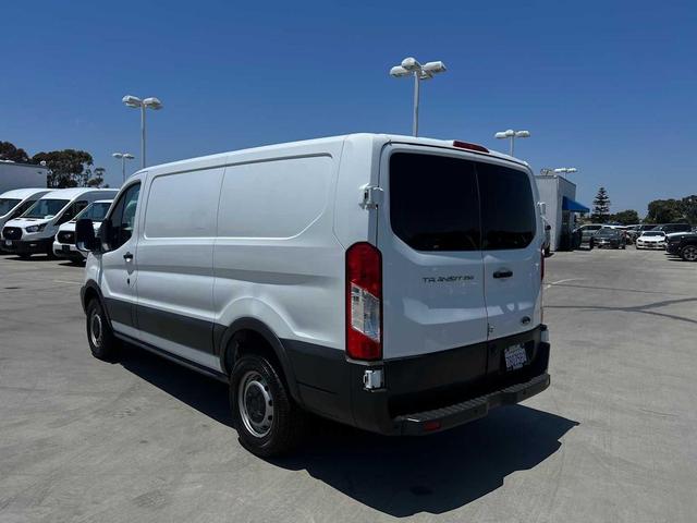 Photo of 2018 Oxford White Ford Transit-250