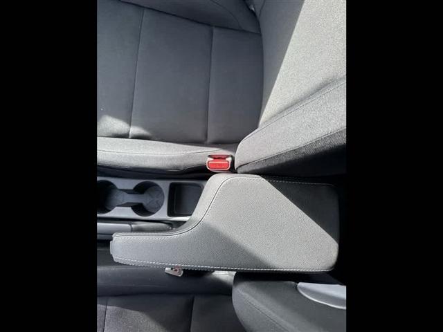Photo of 2025 Electric Blue Metallic Nissan Kicks Play
