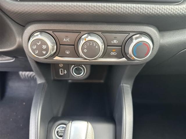 Photo of 2025 Electric Blue Metallic Nissan Kicks Play