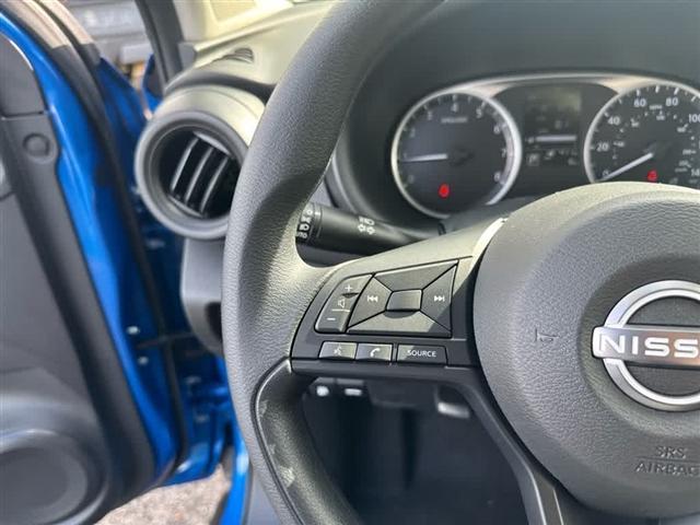 Photo of 2025 Electric Blue Metallic Nissan Kicks Play