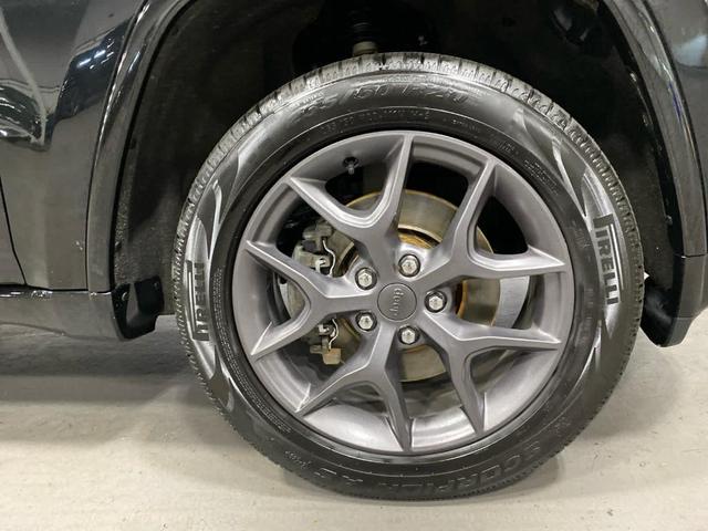 Photo of 2021 Diamond Black Jeep Grand Cherokee