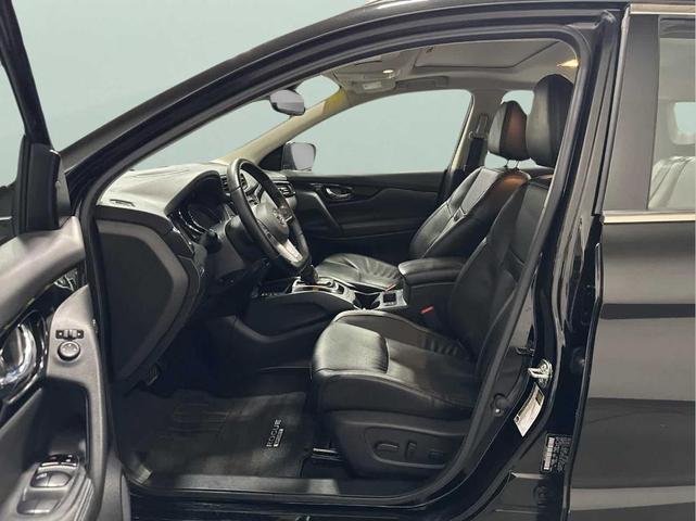 Photo of 2021 Magnetic Black Nissan Rogue Sport