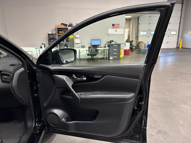 Photo of 2021 Magnetic Black Nissan Rogue Sport