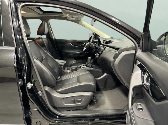 Photo of 2021 Magnetic Black Nissan Rogue Sport