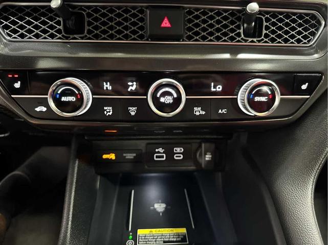 Photo of 2023 Platinum White Pearl Acura Integra