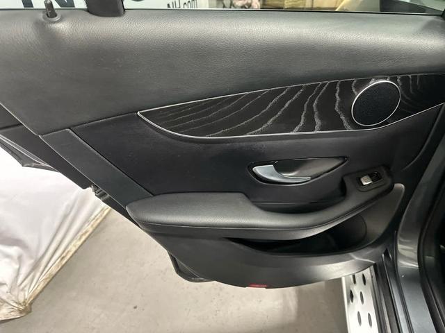 Photo of 2018 Gray Metallic Mercedes-Benz GLC 300