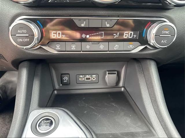 Photo of 2025 Black Nissan Sentra