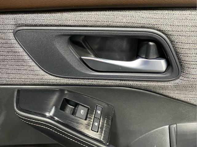 Photo of 2022 Black Nissan Rogue