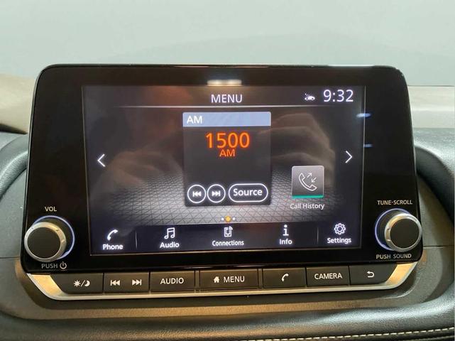 Photo of 2022 Black Nissan Rogue
