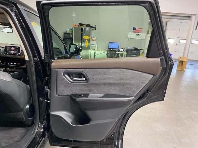 Photo of 2022 Black Nissan Rogue