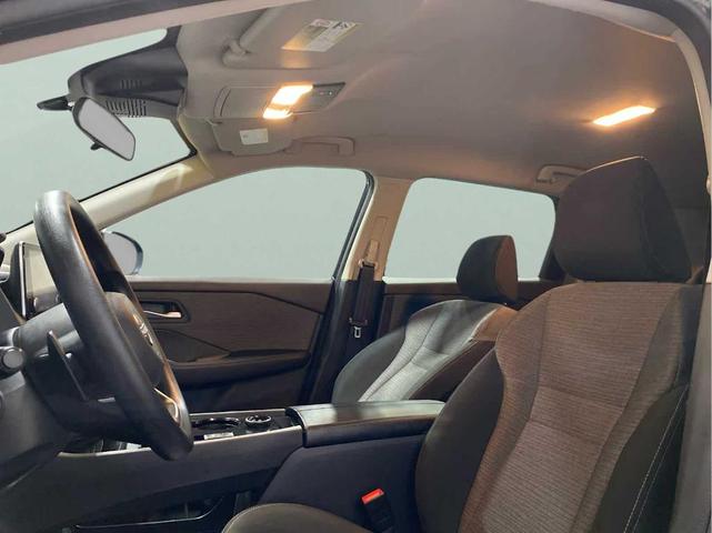 Photo of 2022 Black Nissan Rogue