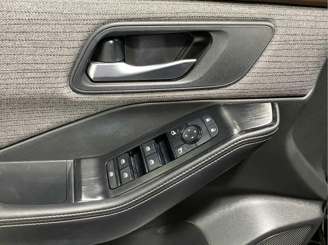 Photo of 2022 Black Nissan Rogue
