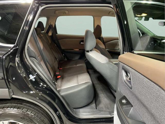 Photo of 2022 Black Nissan Rogue