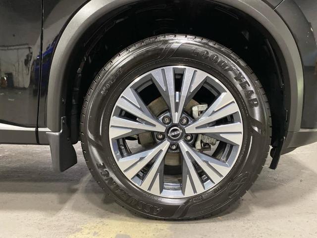 Photo of 2022 Black Nissan Rogue