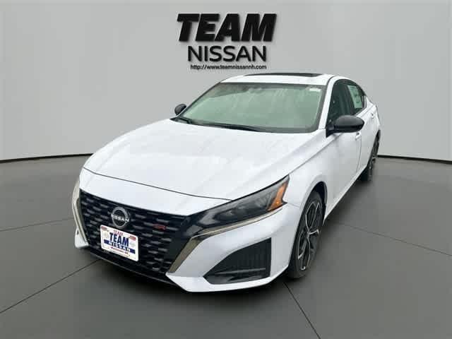 Photo of 2025 Gray Sky Pearl Nissan Altima