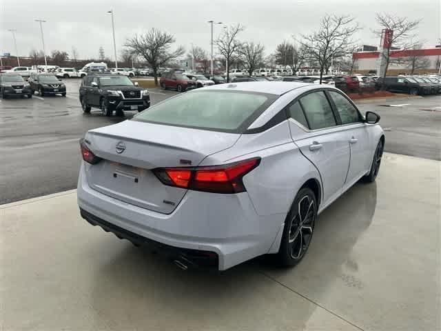 Photo of 2025 Gray Sky Pearl Nissan Altima