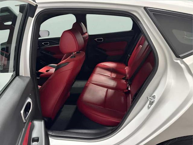 Photo of 2024 Platinum White Pearl Acura Integra