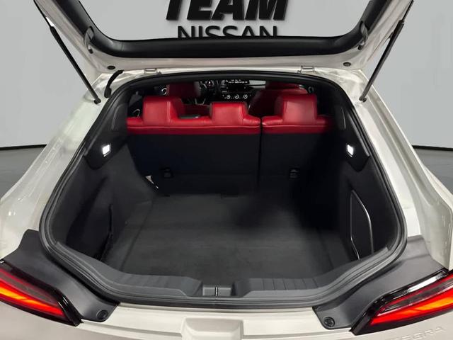 Photo of 2024 Platinum White Pearl Acura Integra