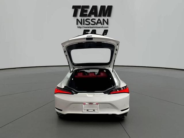 Photo of 2024 Platinum White Pearl Acura Integra