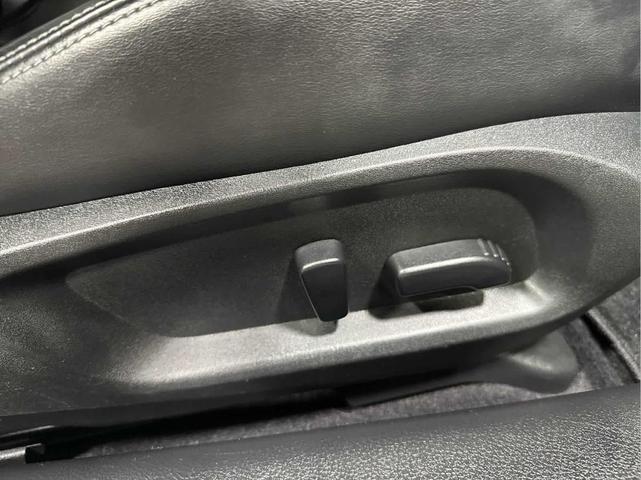 Photo of 2017 Midnight Black INFINITI Q60