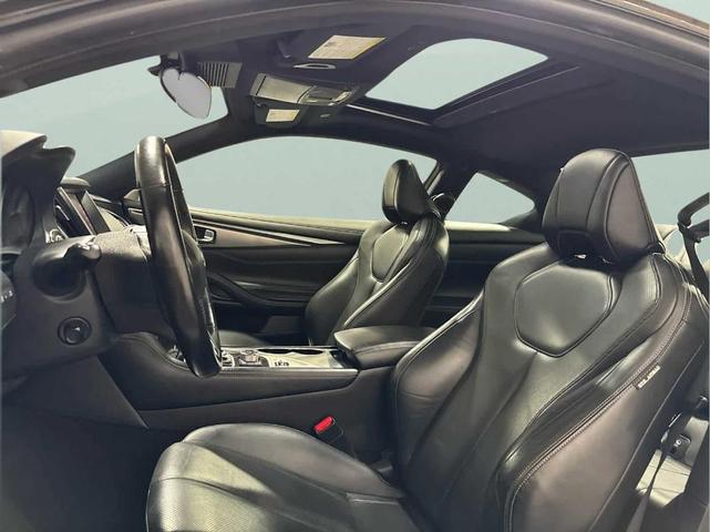 Photo of 2017 Midnight Black INFINITI Q60
