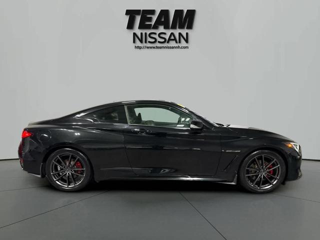 Photo of 2017 Midnight Black INFINITI Q60