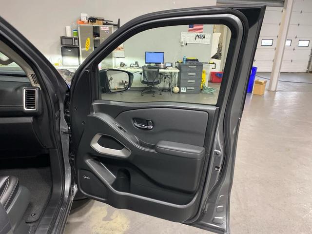 Photo of 2024 Gun Metallic Nissan Frontier