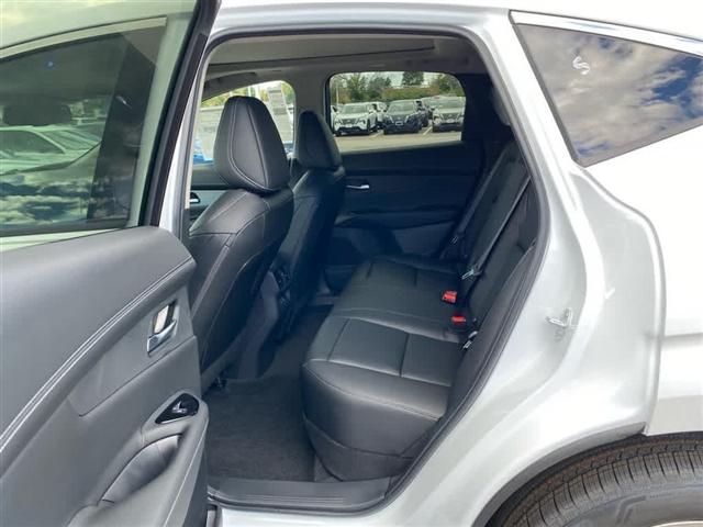 Photo of 2025 Everest White P Nissan Murano