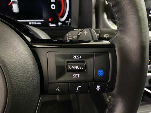 Photo of 2022 Boulder Gray Nissan Rogue