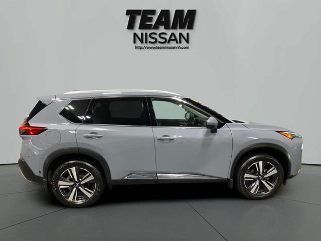 Photo of 2022 Boulder Gray Nissan Rogue