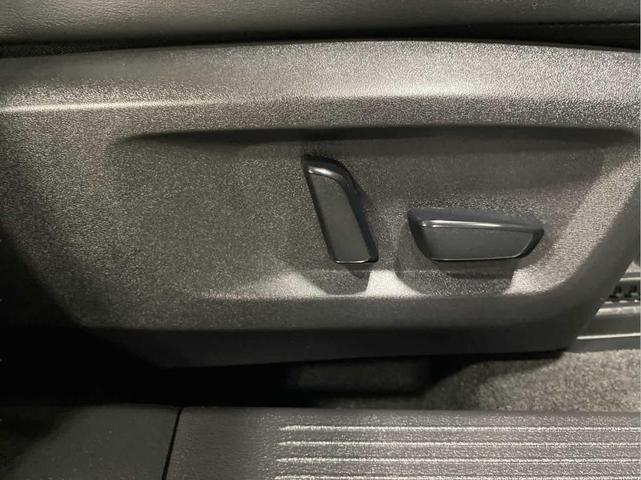 Photo of 2022 Boulder Gray Nissan Rogue