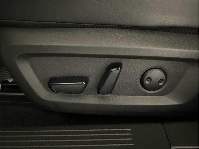 Photo of 2022 Boulder Gray Nissan Rogue