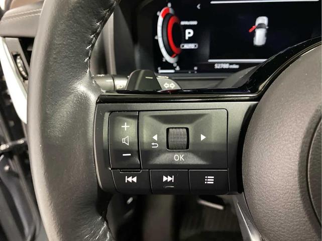 Photo of 2022 Boulder Gray Nissan Rogue
