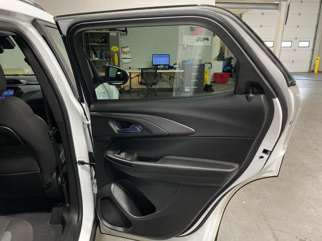 Photo of 2021 Summit White Chevrolet Trailblazer